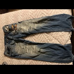 Men’a ripped jeans